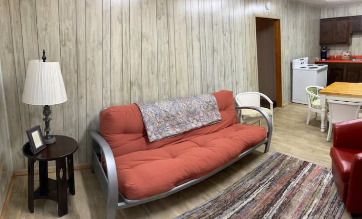 Downtown Carlisle 3-bedroom Second Floor Apartment - Carlisle, KY