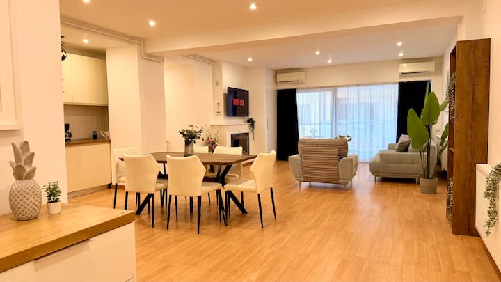 Premium Stay | Spacious 3br With Balcony - Bucharest Henri Coandă Airport (OTP)
