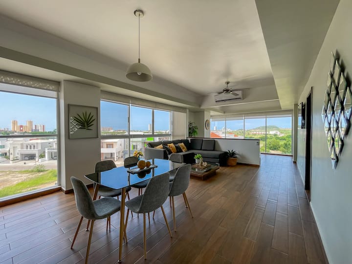 Spacious 2br Condo · Near Convention Center - 馬薩特蘭