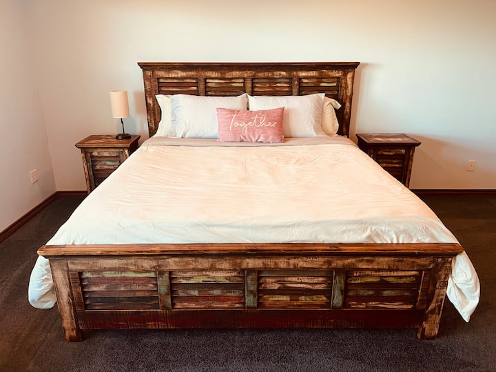 Hilltop Bastrop Retreat Sleeps 10 Family Friendly - Bastrop, TX