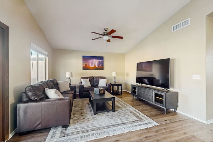 3br Home W/ Private Pool, Yard, Patio, & Bbq Grill - Mesa, AZ