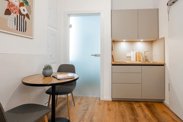 Mariene: Cozy Apartment (Sülz)/parking - Cologne Bonn Airport (CGN)