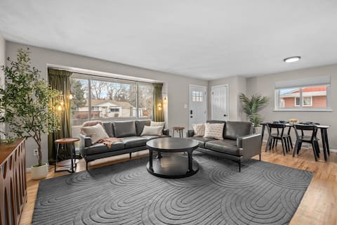 Top performing Airbnb: Walkable Boho Retreat | Steps to Shopping & Trails in Centennial
