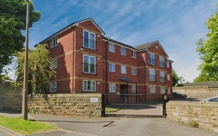 Spacious Two-bedroom Apartment, South Yorkshire - Barnsley