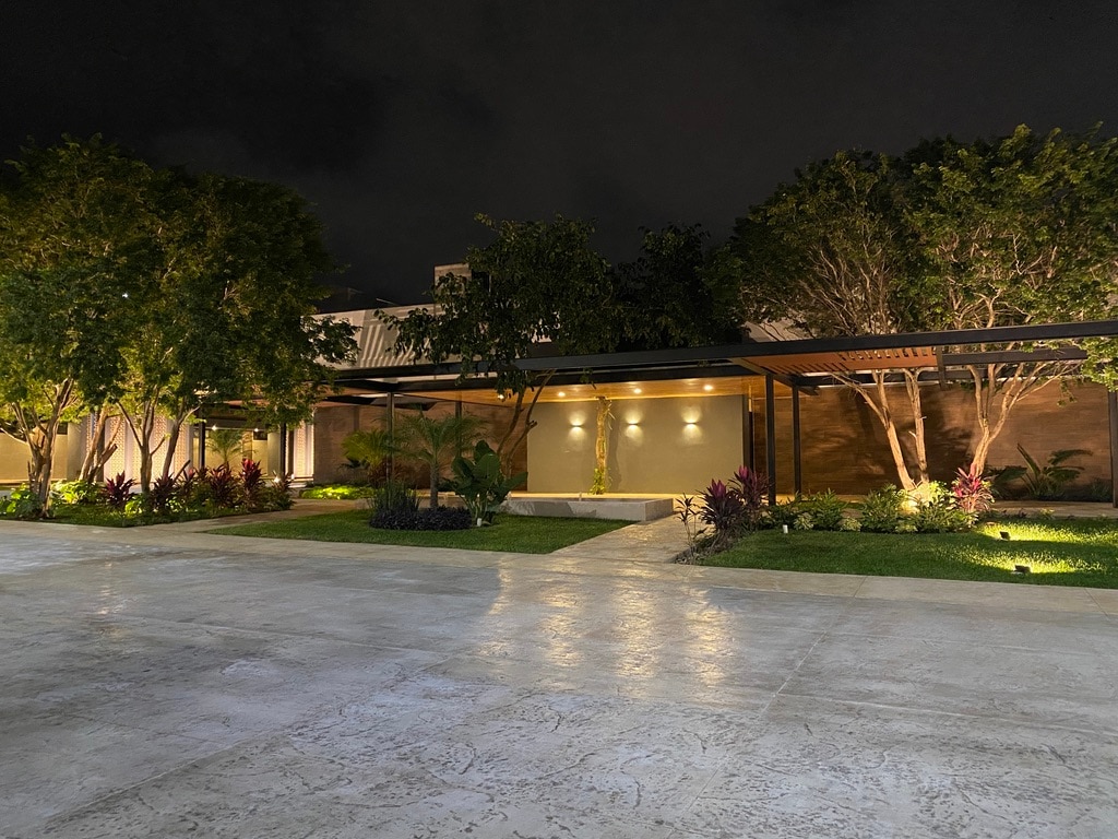 Airbnb con mejor rendimiento: Private Jacuzzi-2BR-Full AC - Zen/Modern en Fraccionamiento Rinconada De Chuburná