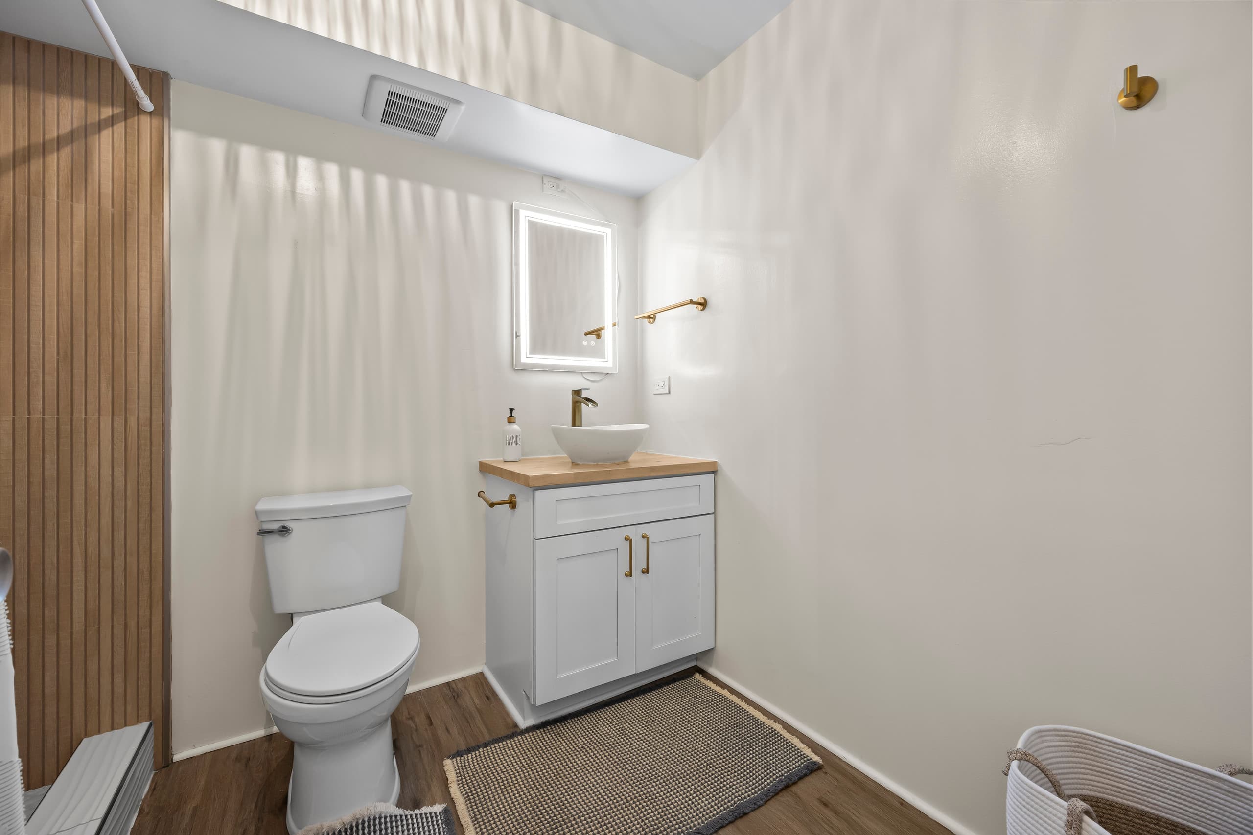 2BR w/ Balcony | ~Walk to Beach & Shops - Image 9