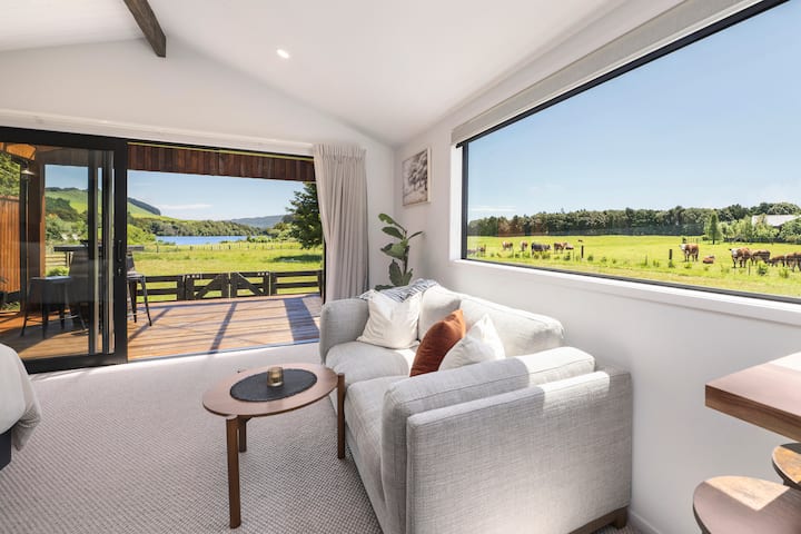 Kōtare Lakeside Retreat - New Zealand