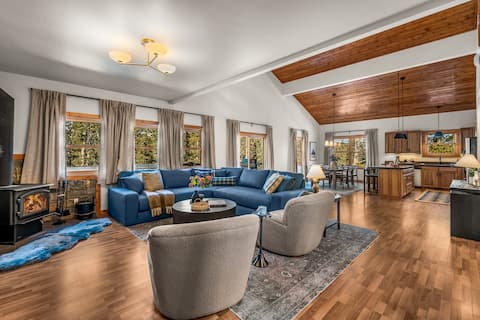Successful Airbnb property: Mountain Speakeasy: Hot Tub, Fall Colors, Sauna in Alma