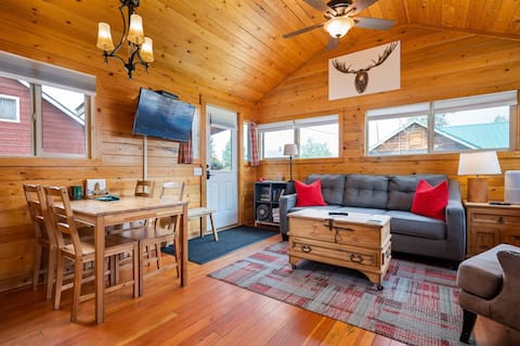 Popular Airbnb listing: Wilderness Cabin #6: Lupine Village at Grand Lake in Winter Park / Grand Lake