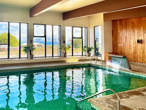 Ocean view, waterfront, pool and gym (#57)