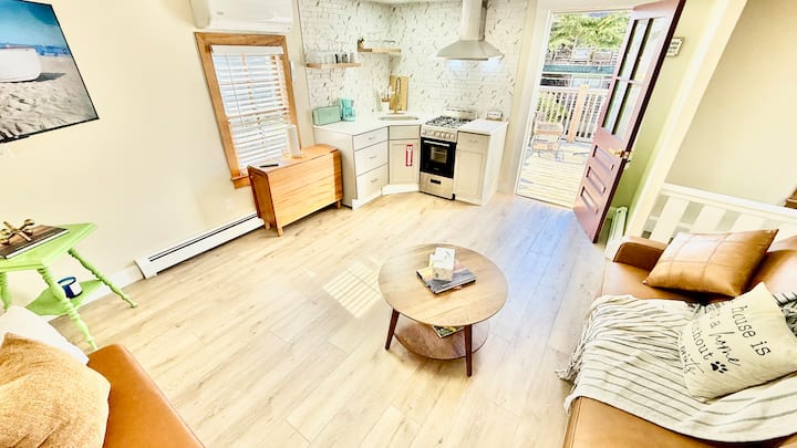 • Red Fox Suites – The Arctic Fox Suite - Cape May, NJ