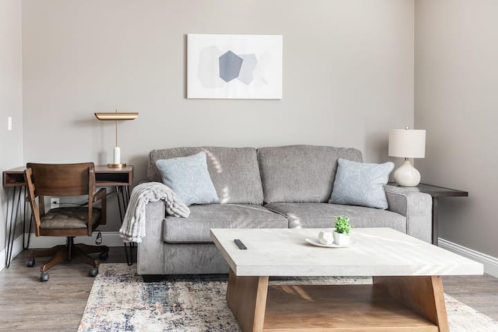 Landing | Modern 1bd, Clubhouse, Yoga Studio - Ohio (State)