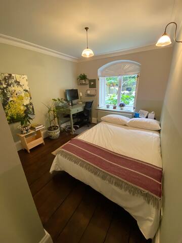 Beautiful garden flat in pub conversion in Angel gallery image 5