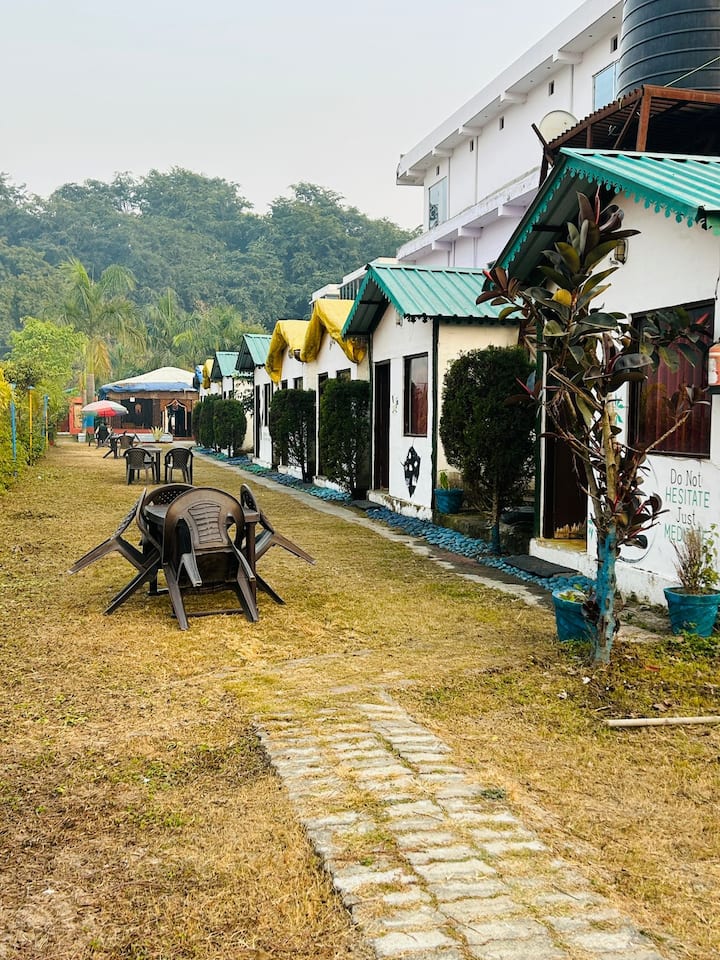 #Rishikesh#junglevibe#rajajidowntownresorts#party - Rishikesh