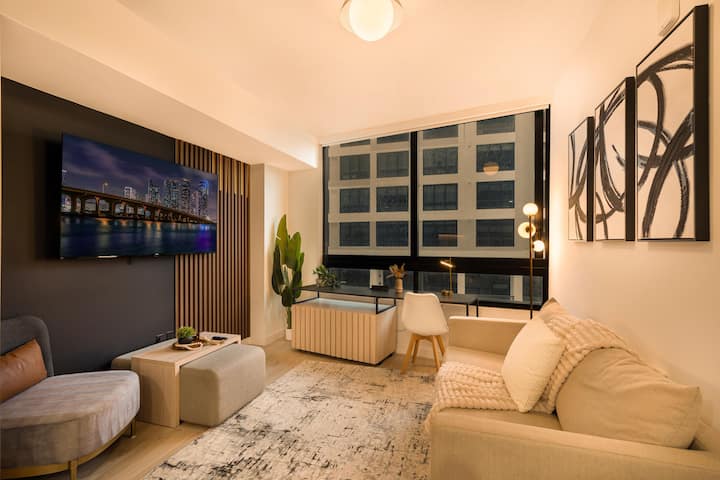 District 225 | Rooftop Pool | Free Parking | Miami - Miami, FL