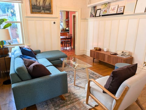 Successful Airbnb property: Cozy 1865 Victorian Flat in the Heart of SF in Eureka Valley / Dolores Heights
