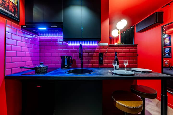 Studio Cinéma ÉCran Géant 85” + Netflix + Fibre - Bischwiller