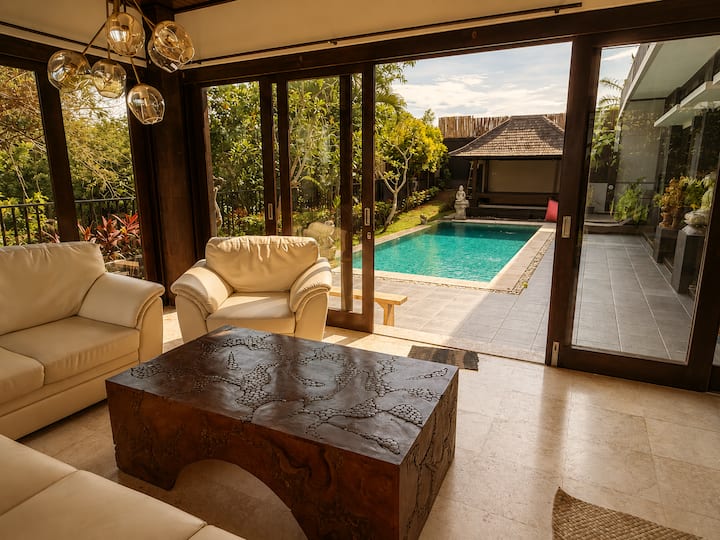 Ocean-view Room In Hilltop Villa - Room 5 - Bali