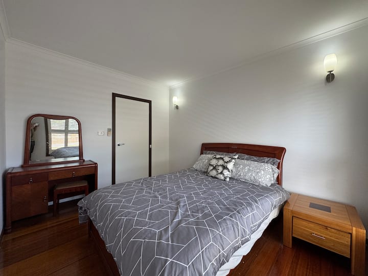 غرفة النوم 2