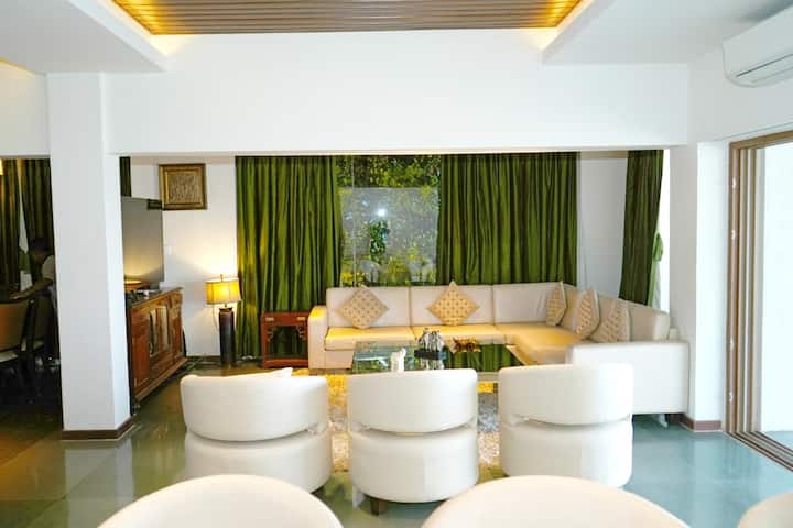 Living room image 5