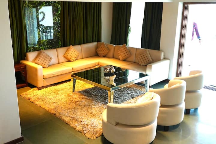 Living room image 4