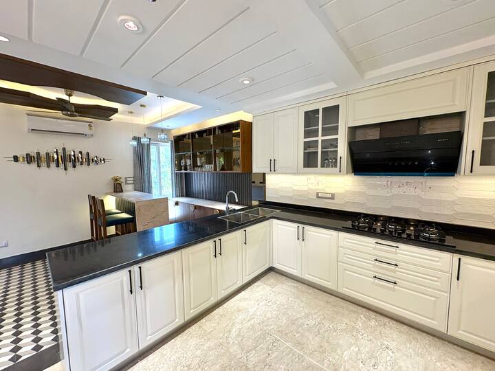 Kitchenette image 2