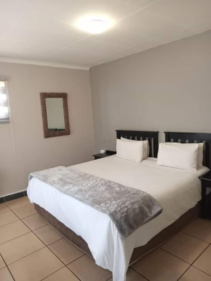 pousada-do-reino-africano-casas-de-h-spedes-para-alugar-em-boksburg