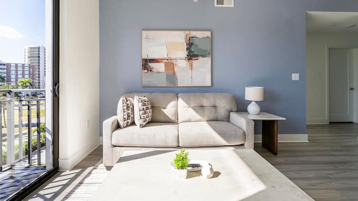Landing | Beautiful 2bd, Rooftop Lounge - Fort Myers, FL