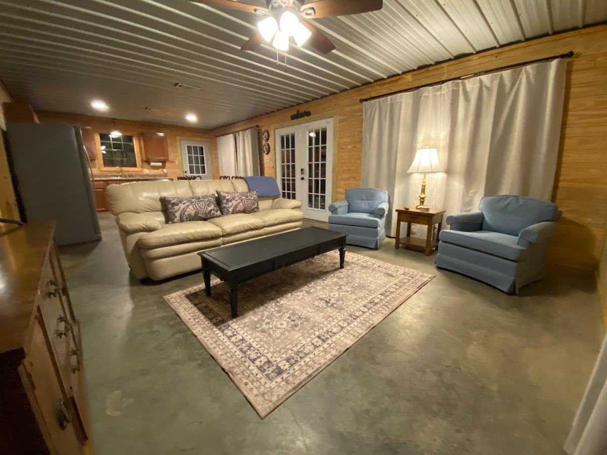 The Landings at Sardis Lake-Cabin #3 - Image 11