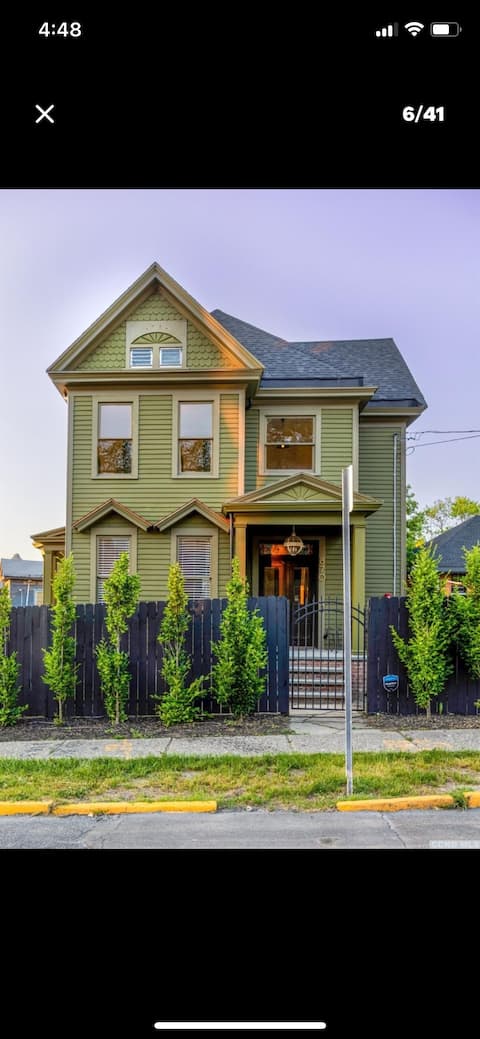 Victorian Townhouse with Catskill views