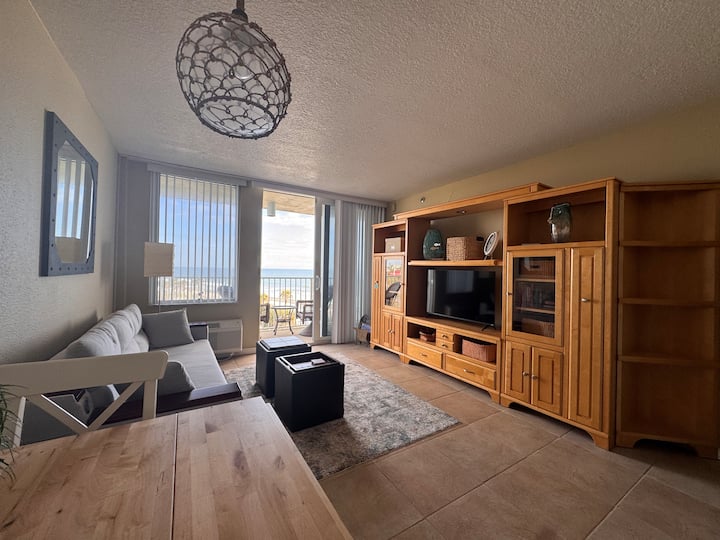 Ocean View • Weekend Fireworks • Pure Comfort - Daytona Beach, FL