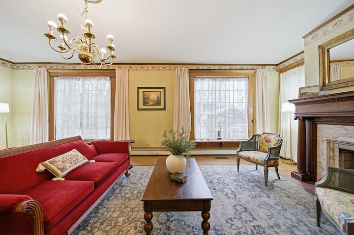 Historic Home Sleeps 11 Downtown Marion - Marion, OH