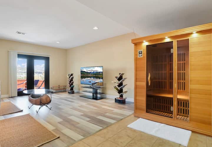 Private Hot Tub | Sauna, Gym & Recovery Retreat - Parker, CO