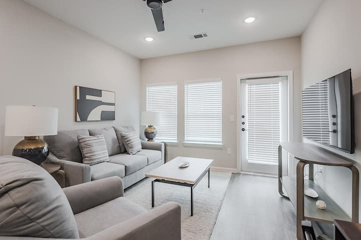 Landing | Amazing 2bd, Pool, Gym - サン・マーコス, TX