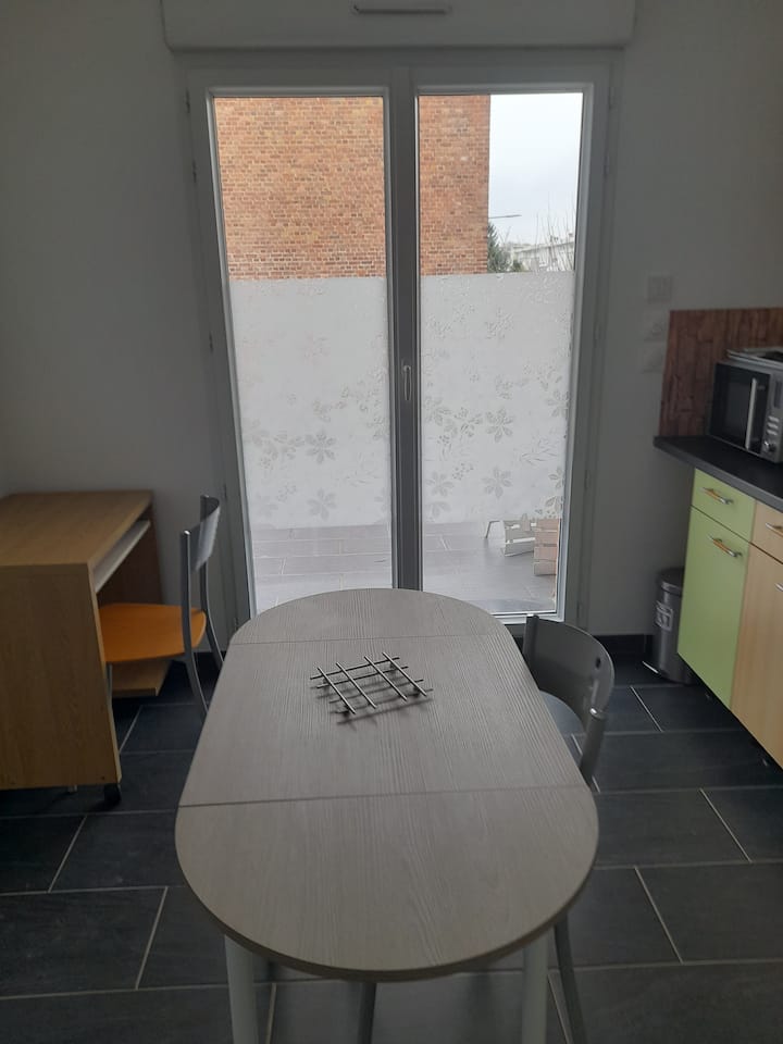 Studio Meublé Avec Terrasse Pour Deux Personnes - Villeneuve-d'Ascq