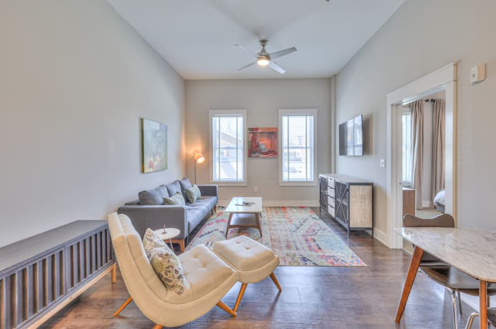 1-br Condo In 12 South I Unit 202 - Nashville, TN