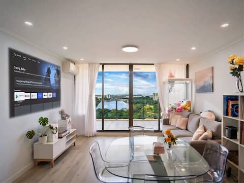 Waterfront 3BR Pool Gym Free Parking