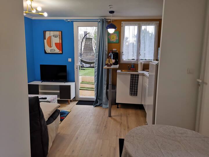 Maisonnette Avec Parking Gratuit - Dammarie-lès-Lys