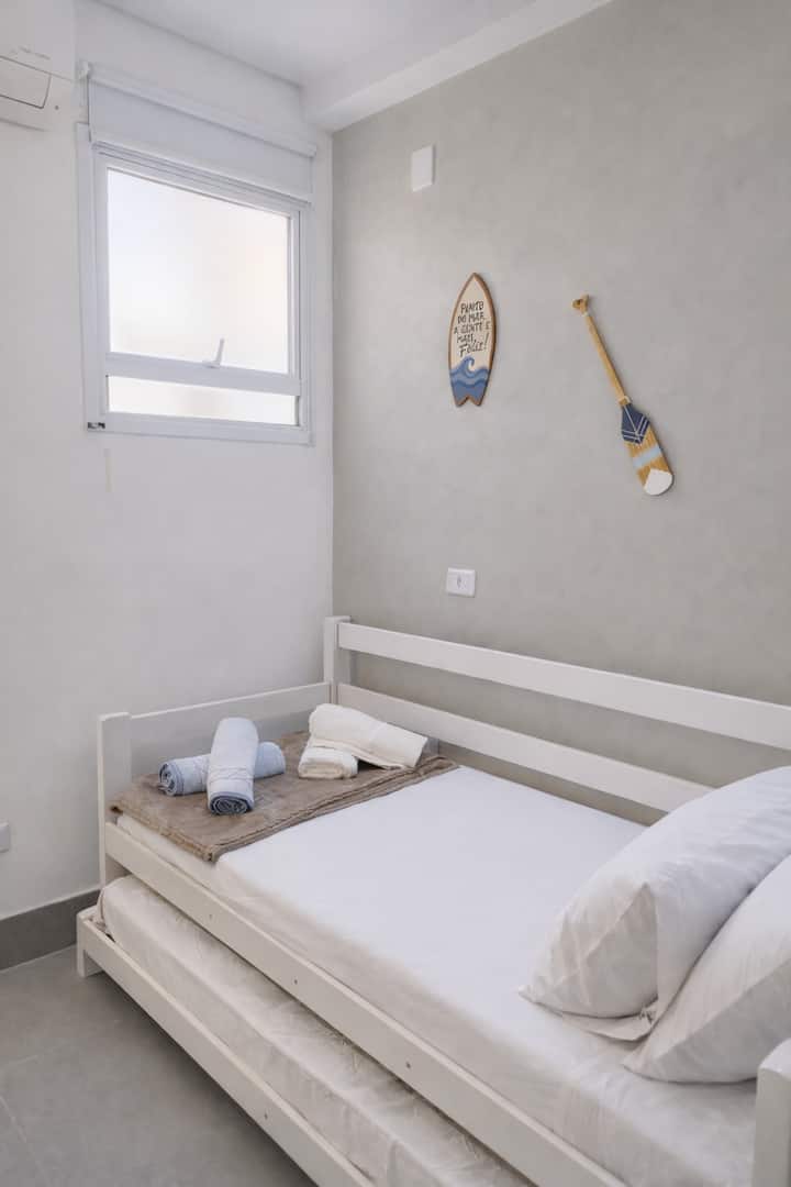 Schlafzimmer 1