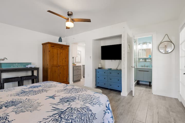 Дополнителните чаршафи, ќебиња и крпи се во плакарот!