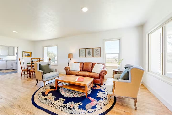 The Farmhouse Cottage - Idaho