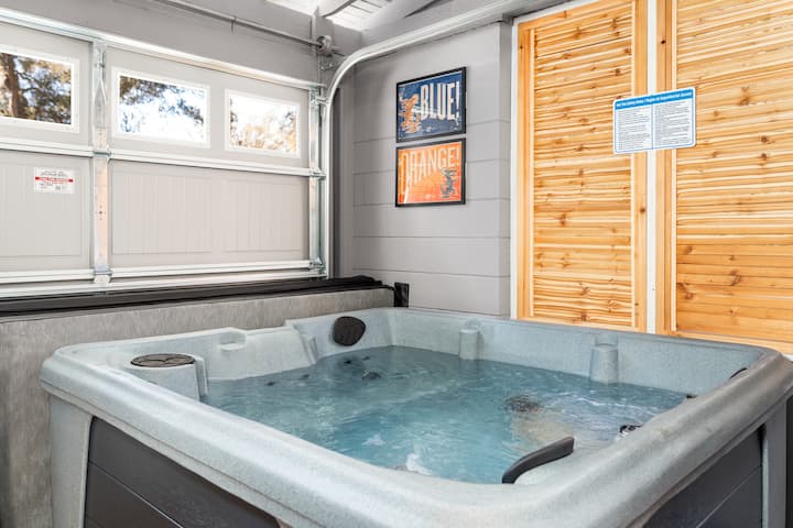 Hot Tub & Sauna In A Renovated Mcm Home Near Uf - Gainesville, FL