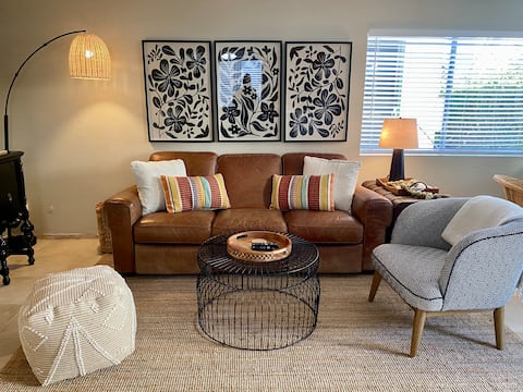 Top performing Airbnb: Casita Corazon in Kensington | Parking + A/C in Mid City:Kensington Talmadge