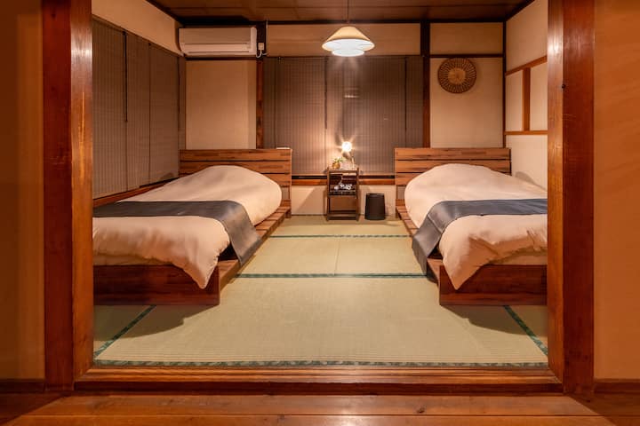 Broj gostiju: 3.Između dva odvojena kreveta možete staviti madrac.