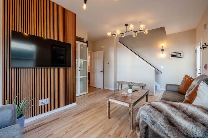 The Vivy Inn - Downtown Longmont! - Longmont, CO