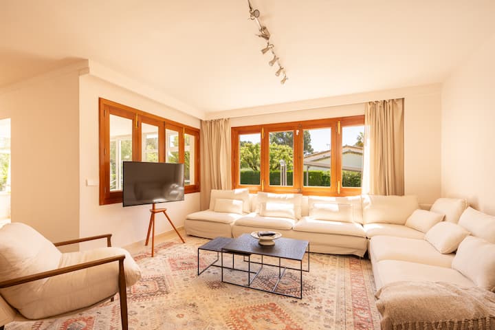 Luxury Villa With Heated Pool - Walk To Beach! - Port de Pollença