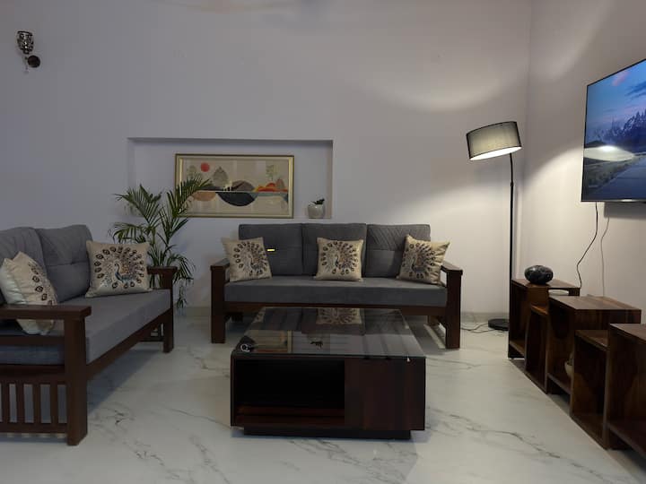 Kanak Niwas ~ Earth Toned Cozy 2bhk - Chandigarh