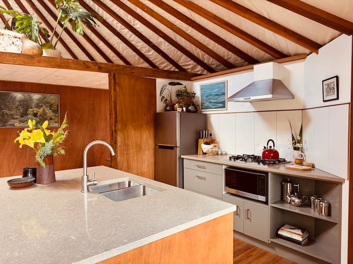 Spacious Yurt In Quiet Valley Private River Access - Paeroa