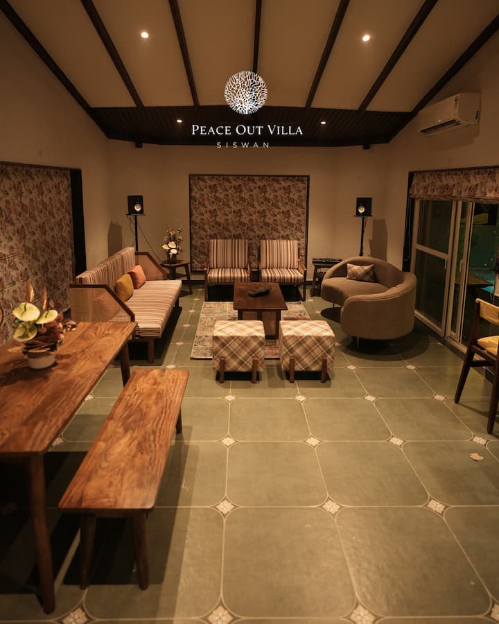 Peace Out Villa – Private Luxe Lakeview Getaway - New Chandigarh