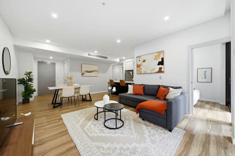 Successful Airbnb property: Modern 3-Bedroom Apartment Near Airport & Train in Mascot